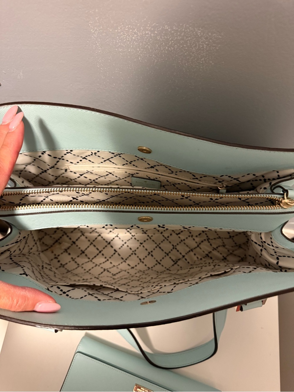 kate spade light blue leather tote with matching wallet - Picture 3 of 3